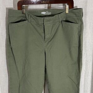 Old Navy Women’s Khaki Green Pixie Chinos